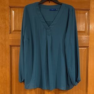 NWOT! Women’s size 1X, Apt. 9 Teal V-Neck Blouse!